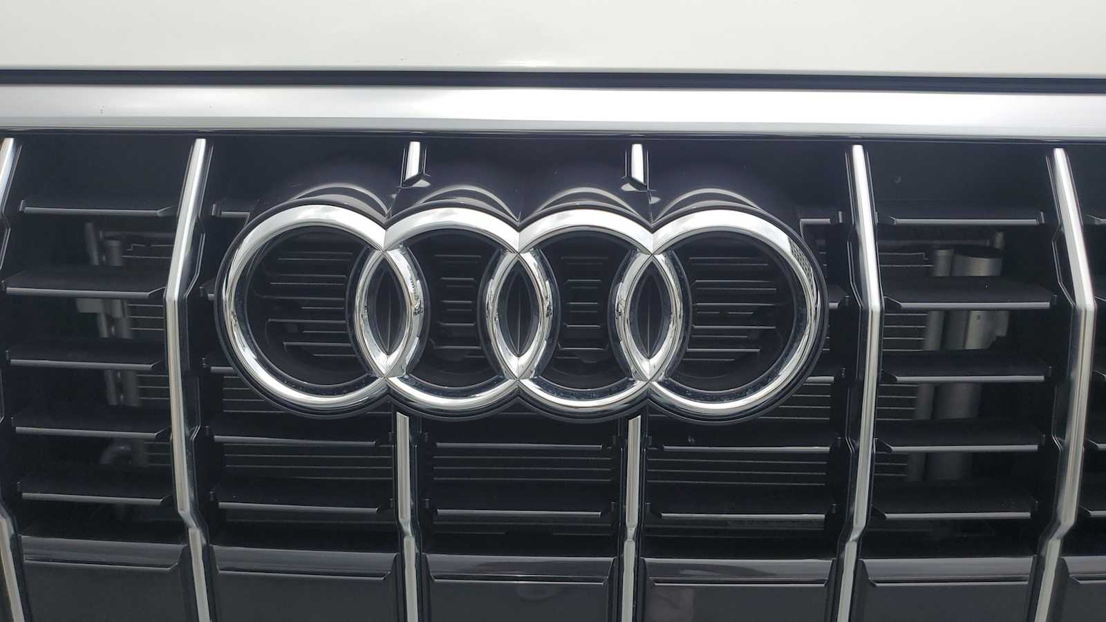 Thumbnail: 2023 Audi Q3 - 11
