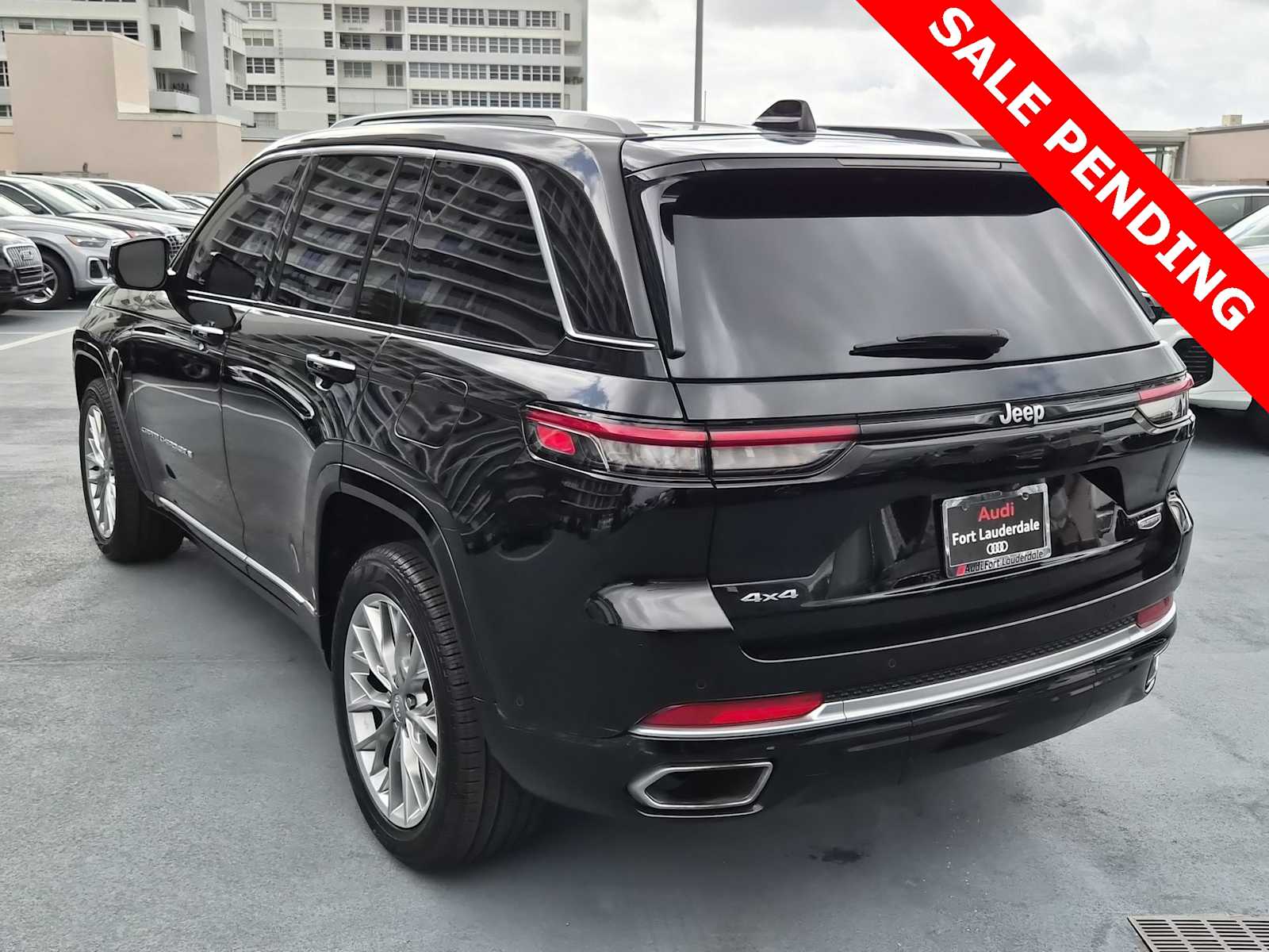 Thumbnail: 2022 Jeep Grand Cherokee - 4