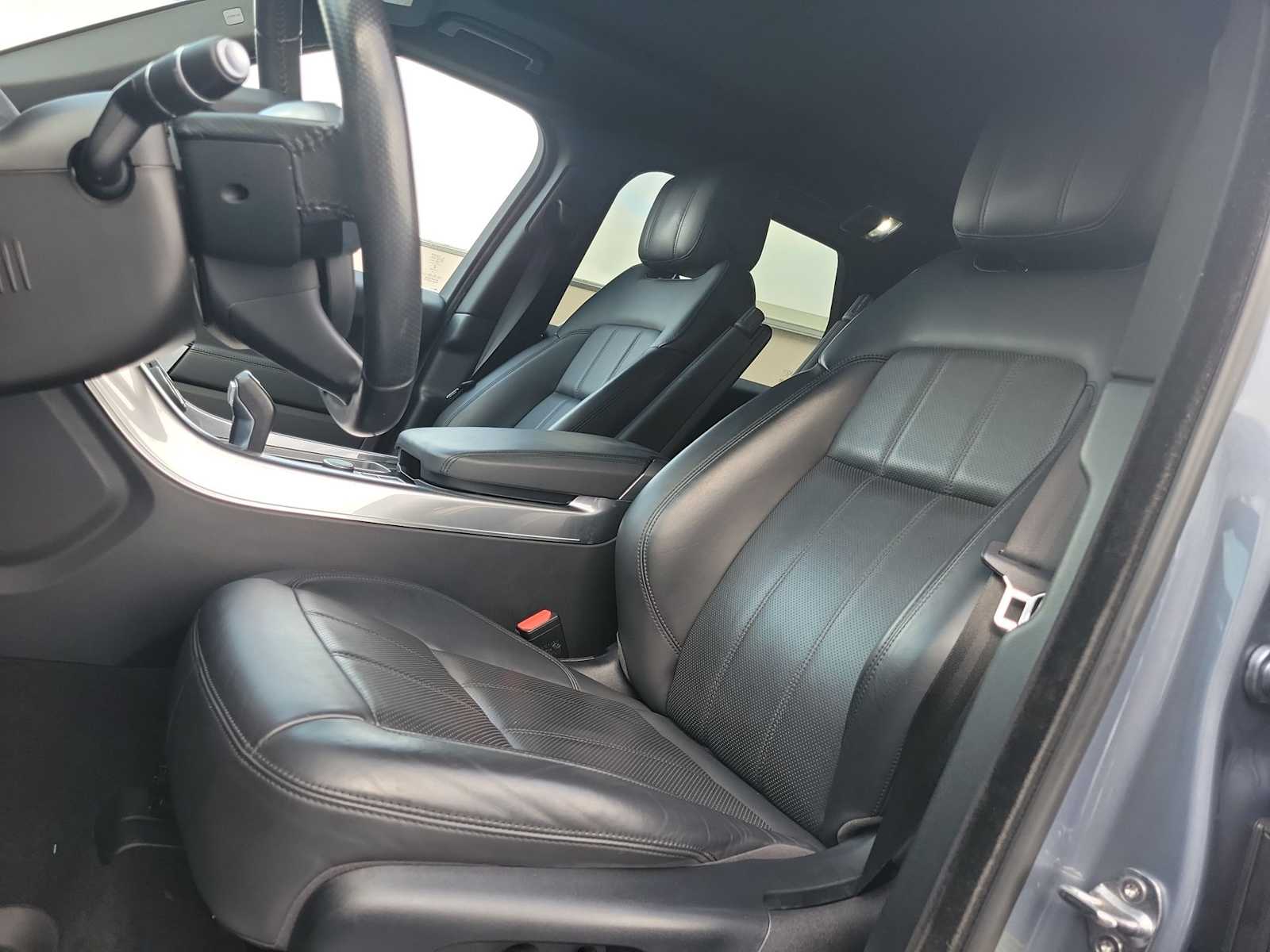 Thumbnail: 2020 Land Rover Range Rover Sport - 15