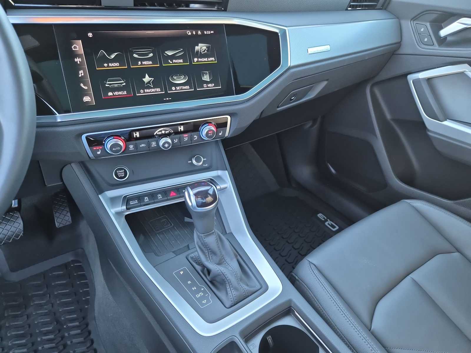 Thumbnail: 2025 Audi Q3 - 23