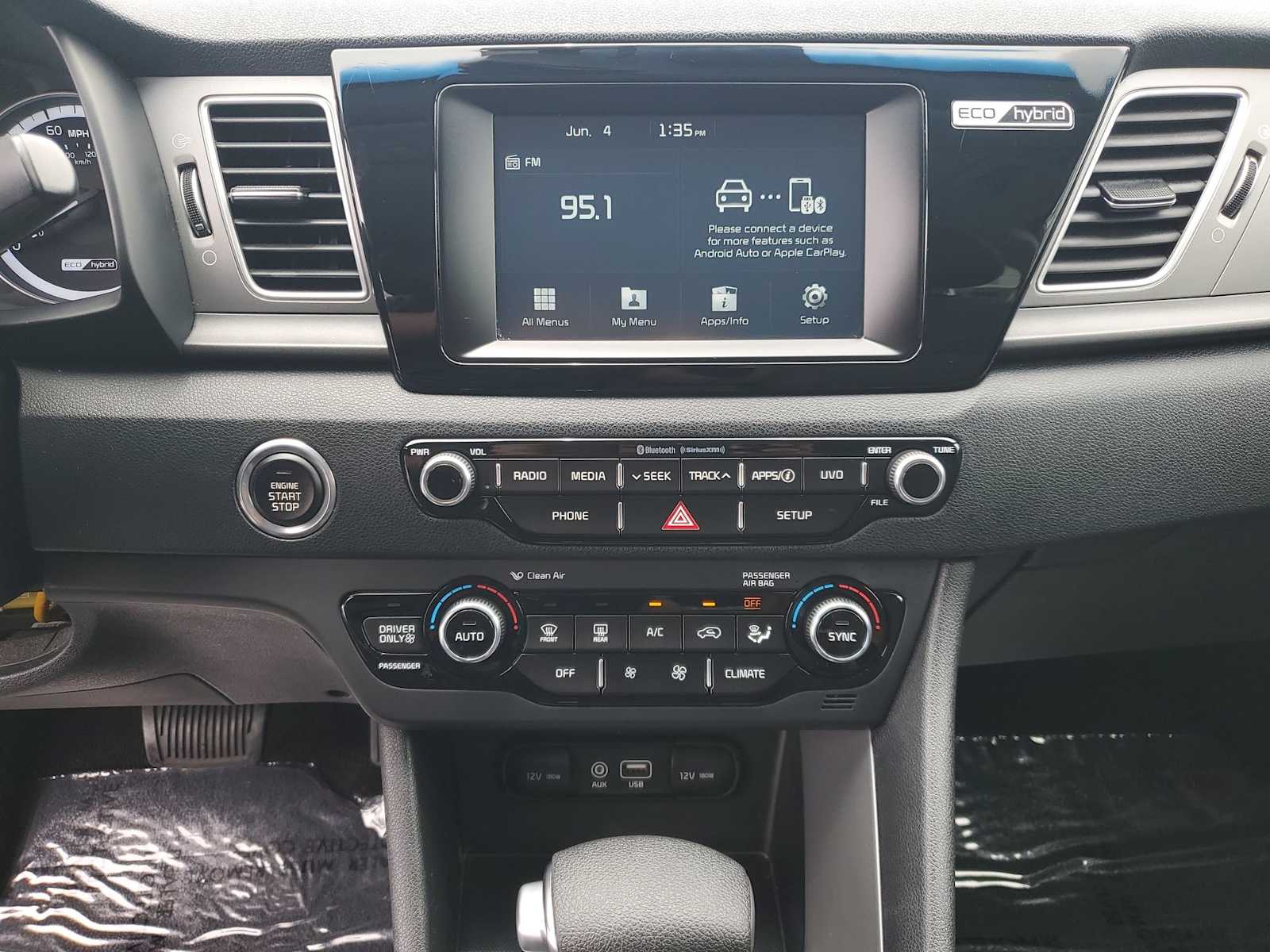 Thumbnail: 2018 Kia Niro - 18