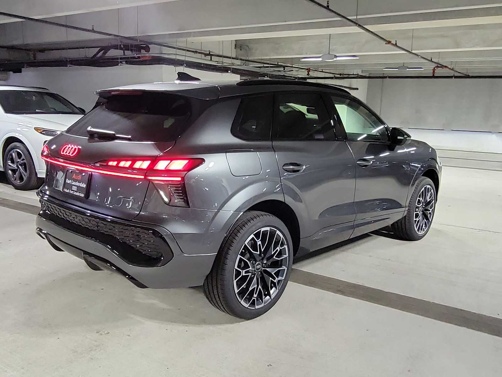 Thumbnail: 2026 Audi Q3 - 6
