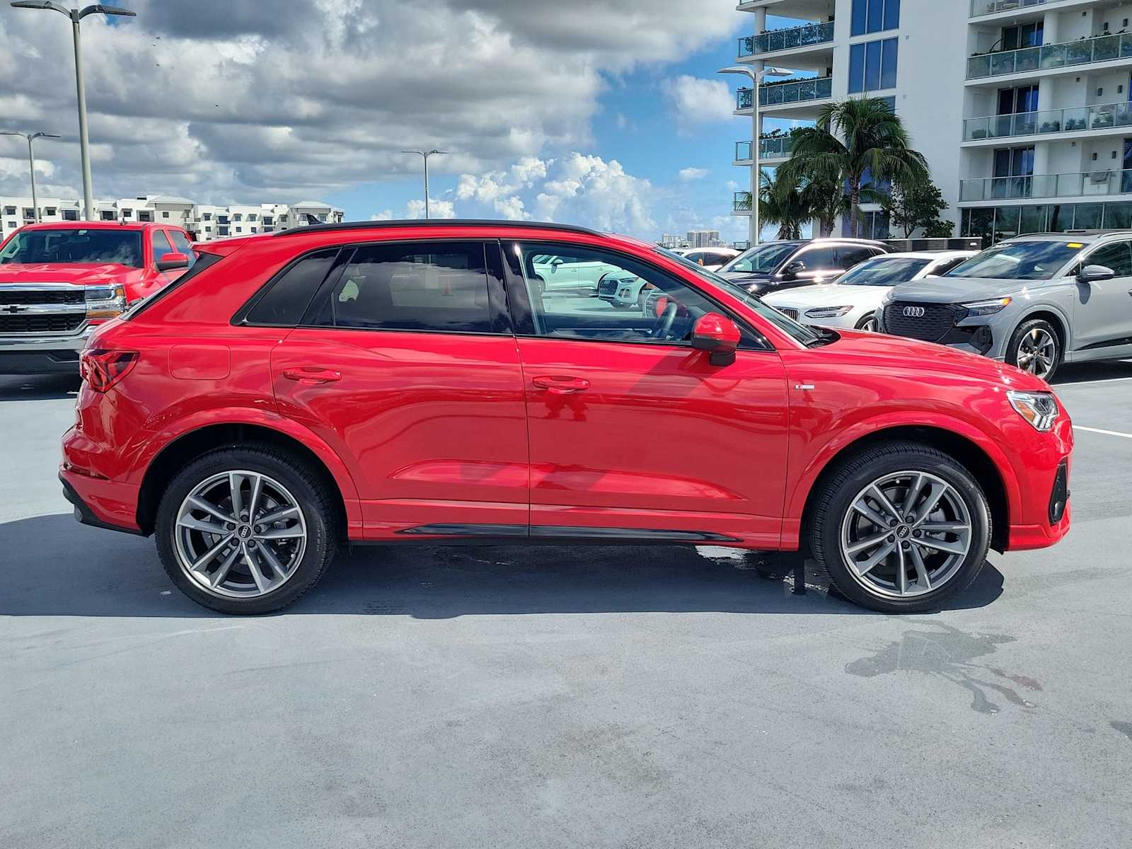 Thumbnail: 2025 Audi Q3 - 7
