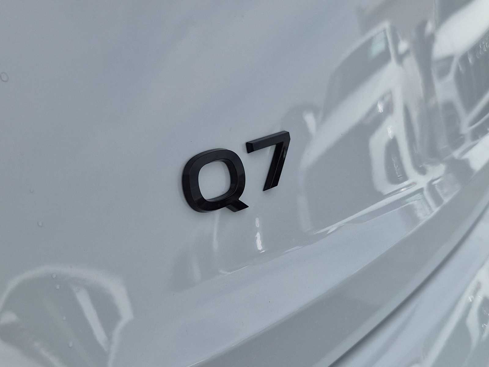 Thumbnail: 2026 Audi Q7 - 10