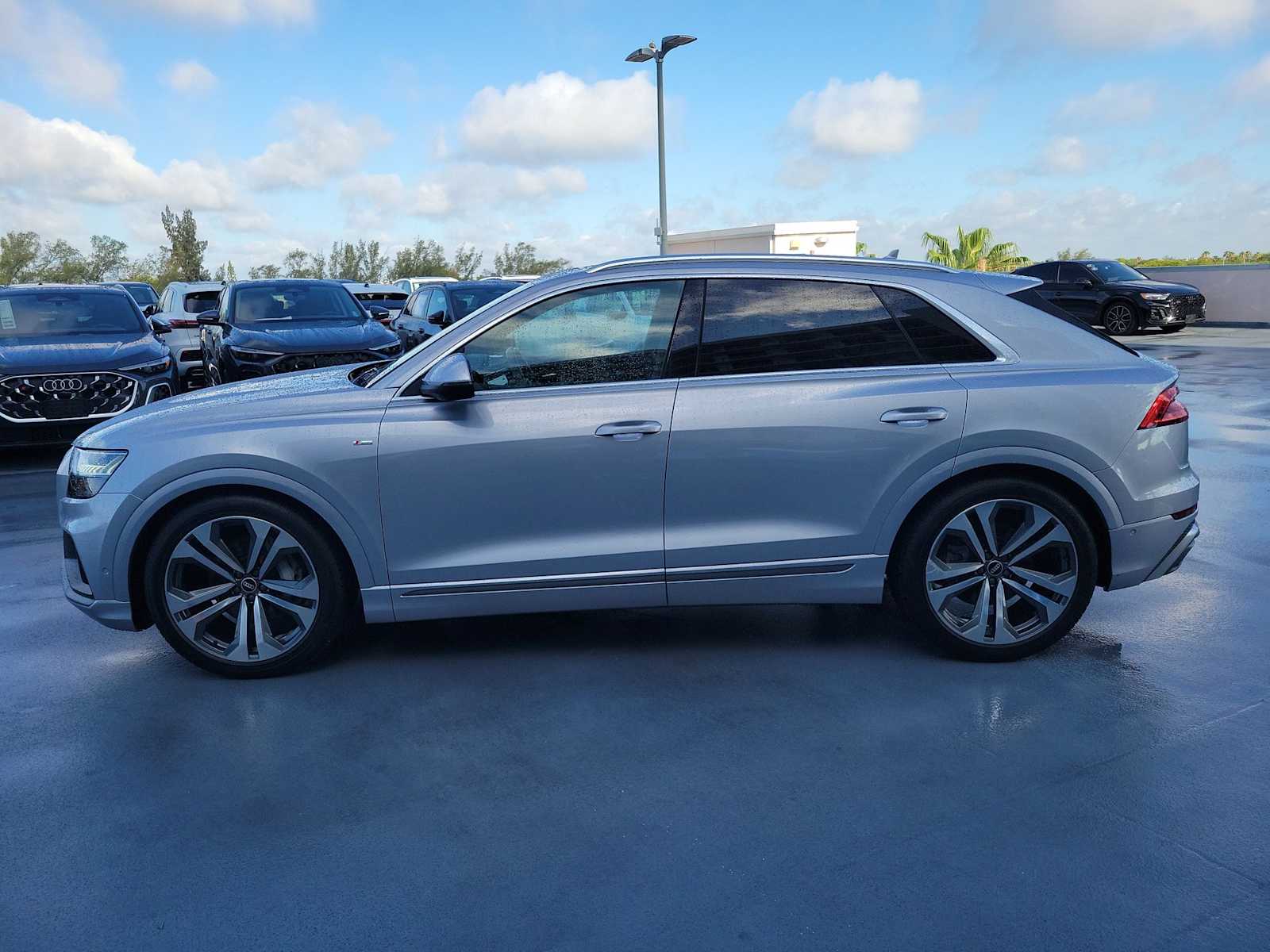 Thumbnail: 2022 Audi Q8 - 3