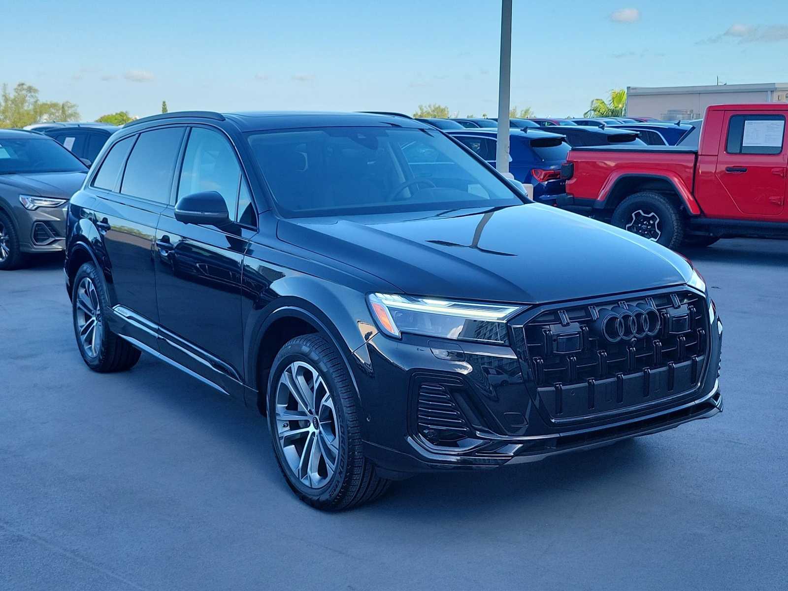 Thumbnail: 2026 Audi Q7 - 8