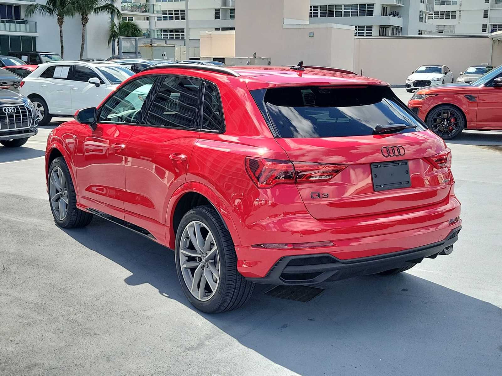 Thumbnail: 2025 Audi Q3 - 4