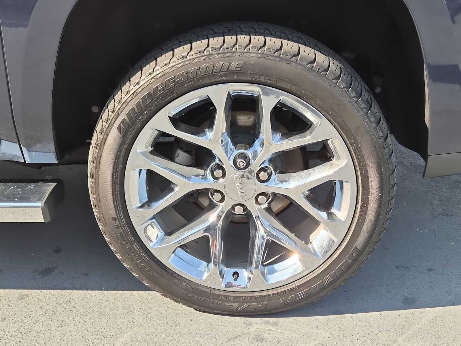 Thumbnail: 2019 GMC Yukon XL - 12