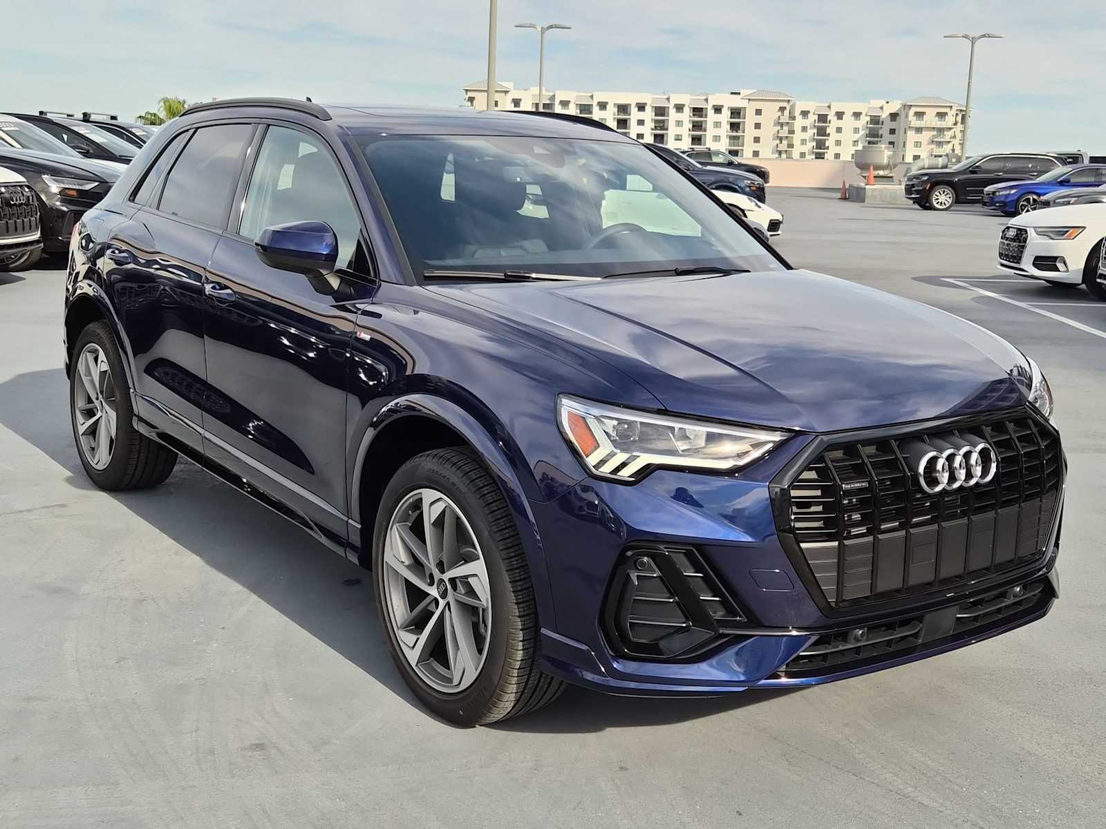 Thumbnail: 2025 Audi Q3 - 8