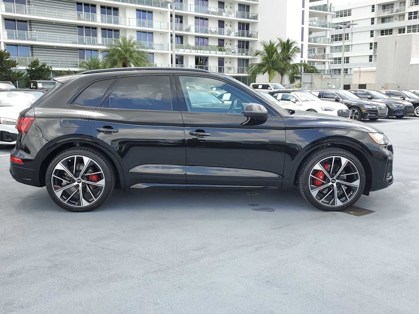 Thumbnail: 2023 Audi SQ5 - 7