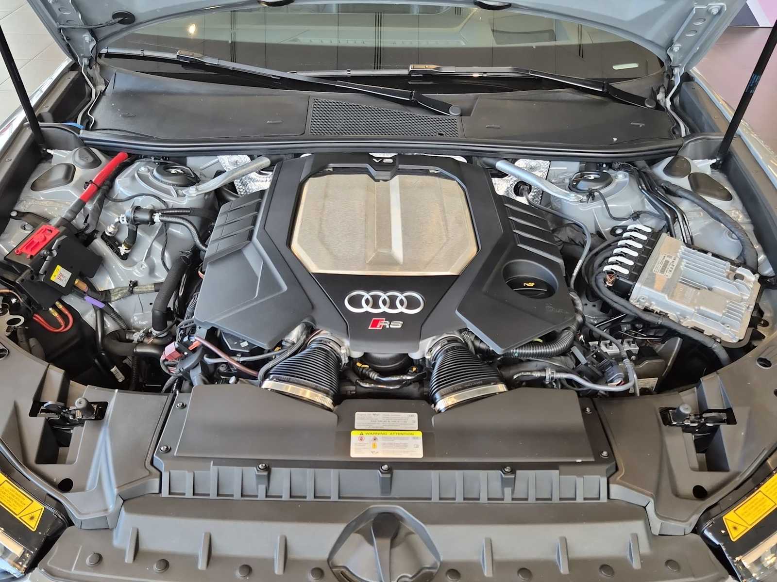 Thumbnail: 2021 Audi RS 6 - 13