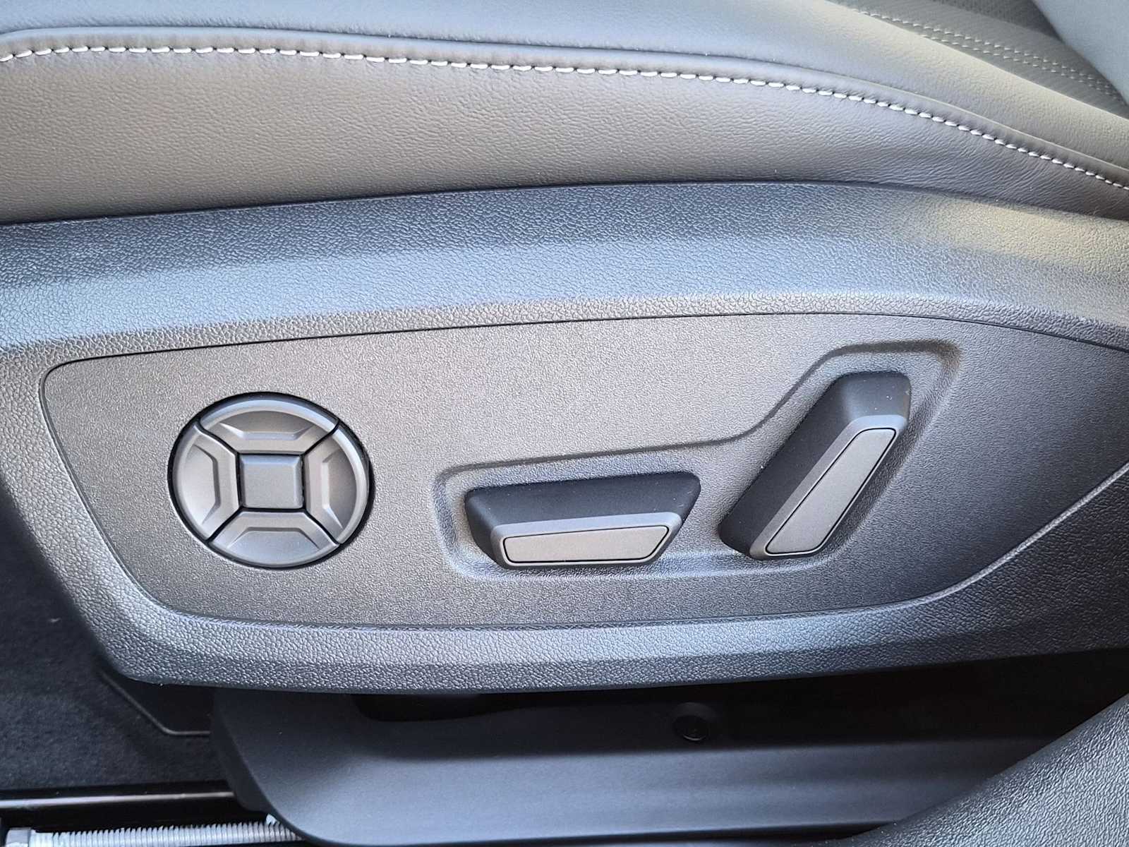 Thumbnail: 2026 Audi A6 - 16