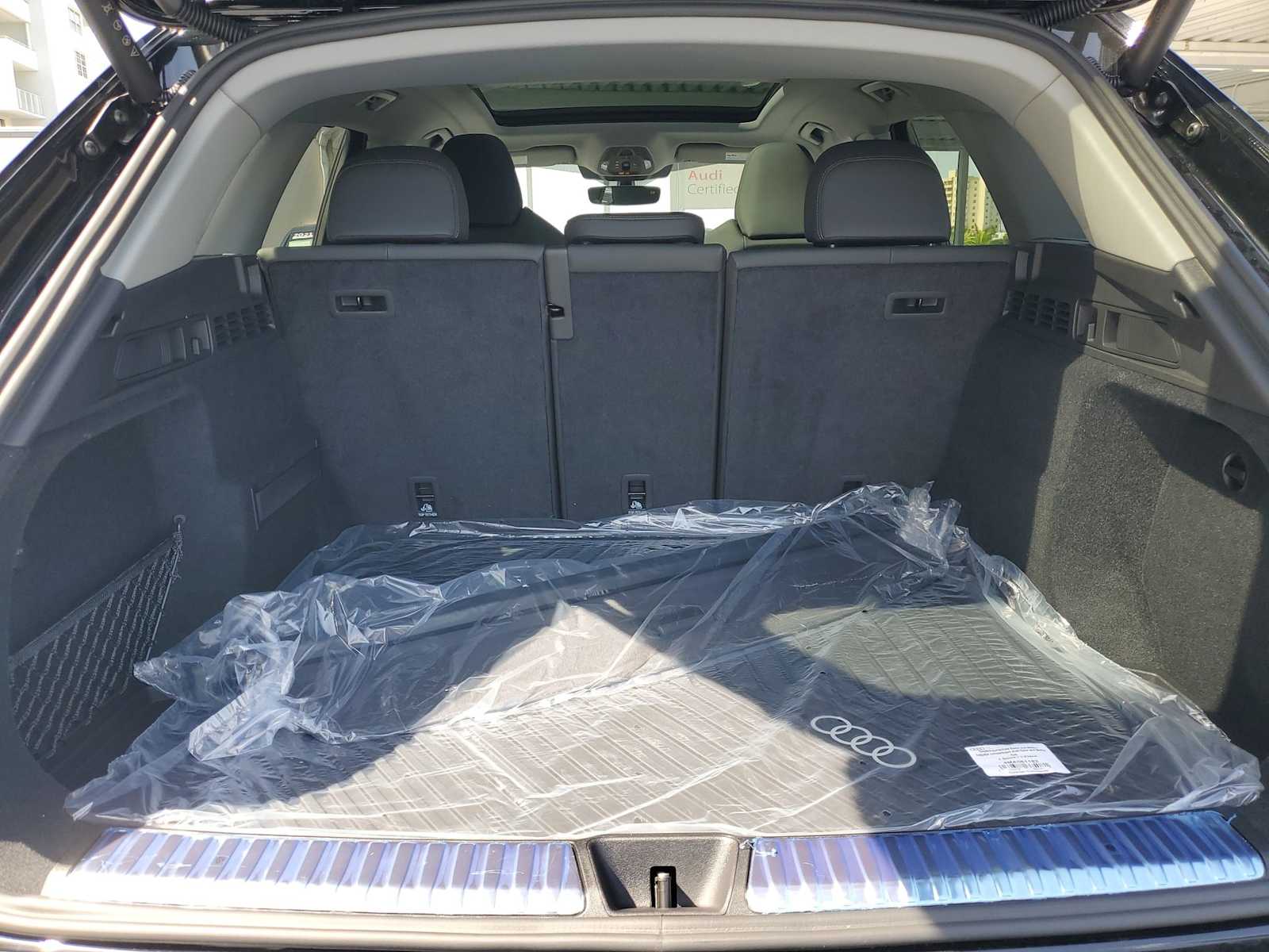 Thumbnail: 2025 Audi Q5 - 24