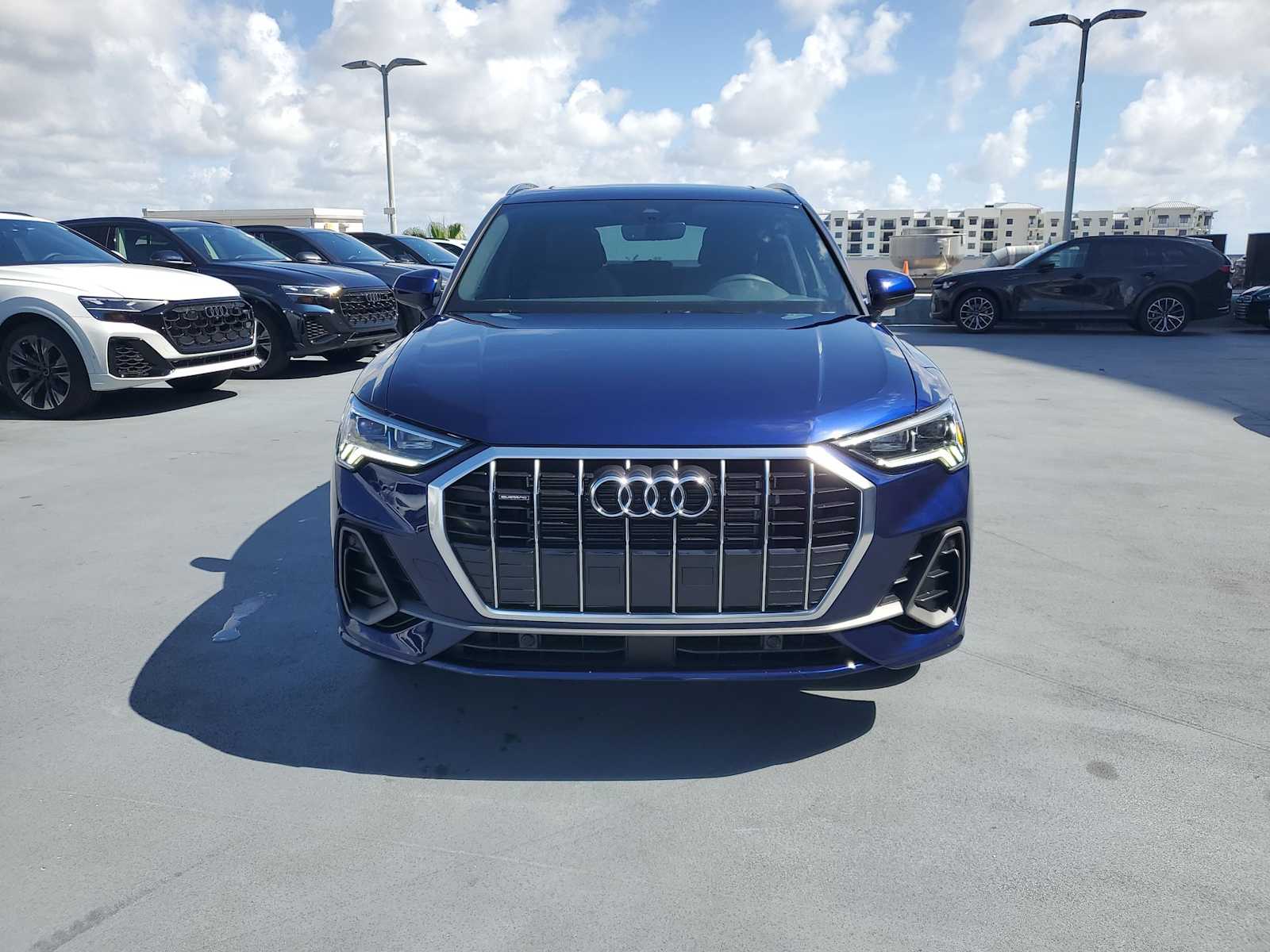 Thumbnail: 2025 Audi Q3 - 9