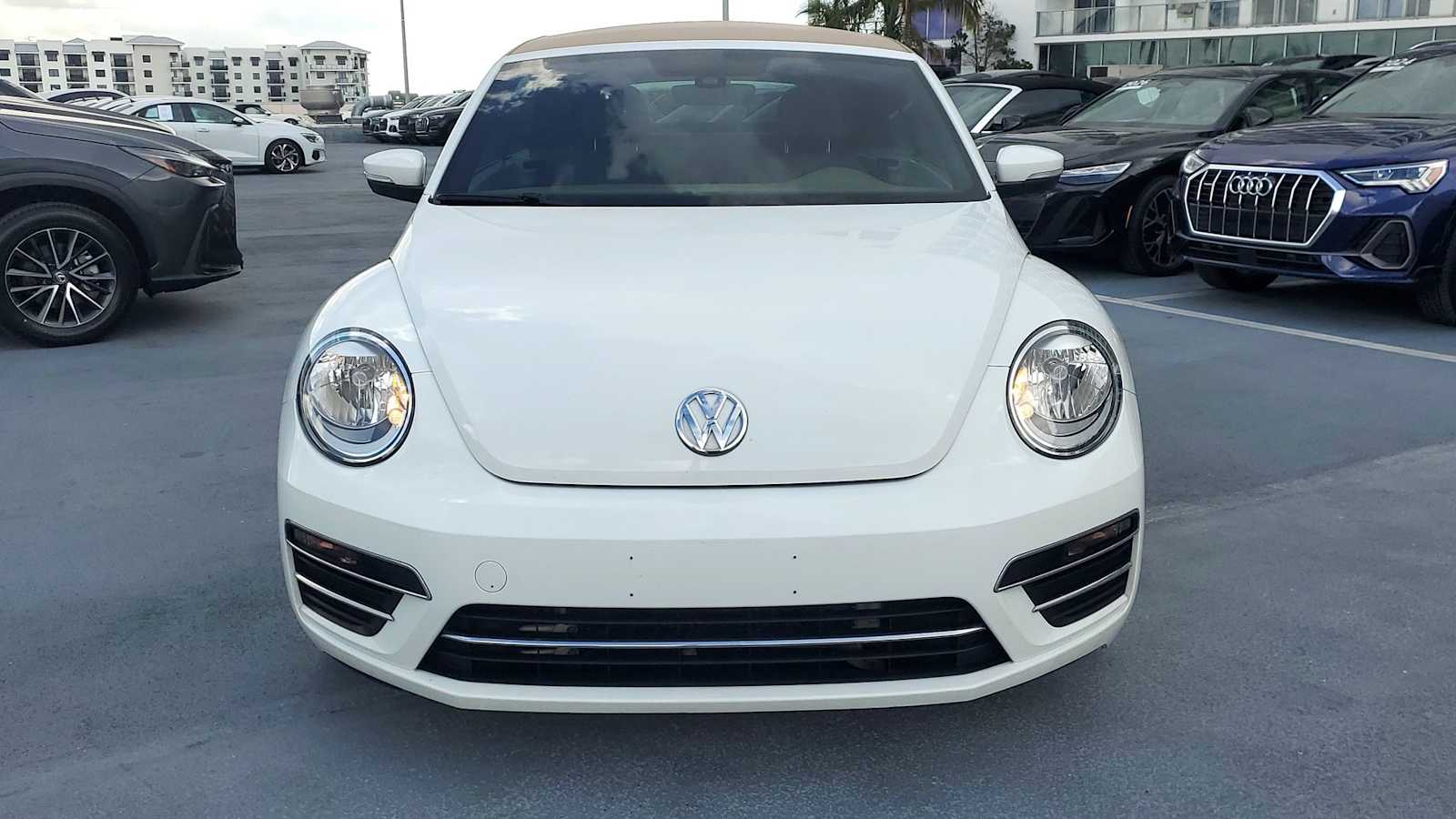 Thumbnail: 2018 Volkswagen Beetle - 9