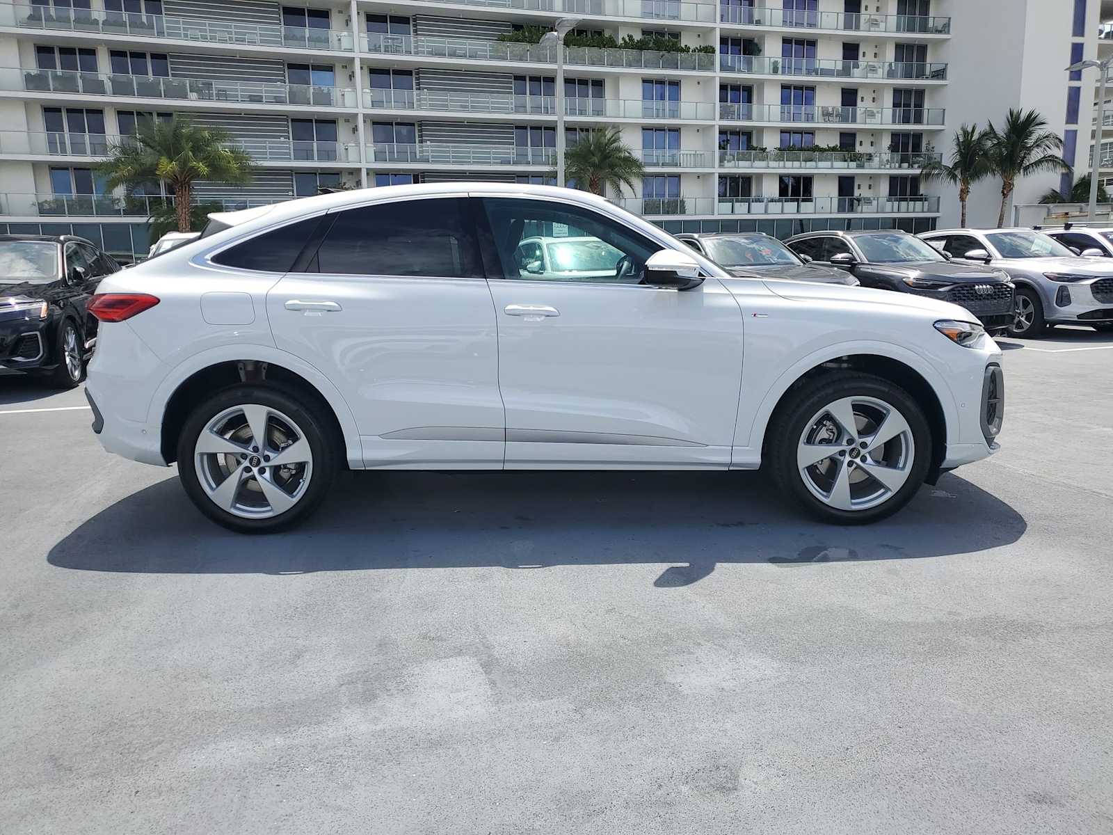 Thumbnail: 2025 Audi Q5 - 7