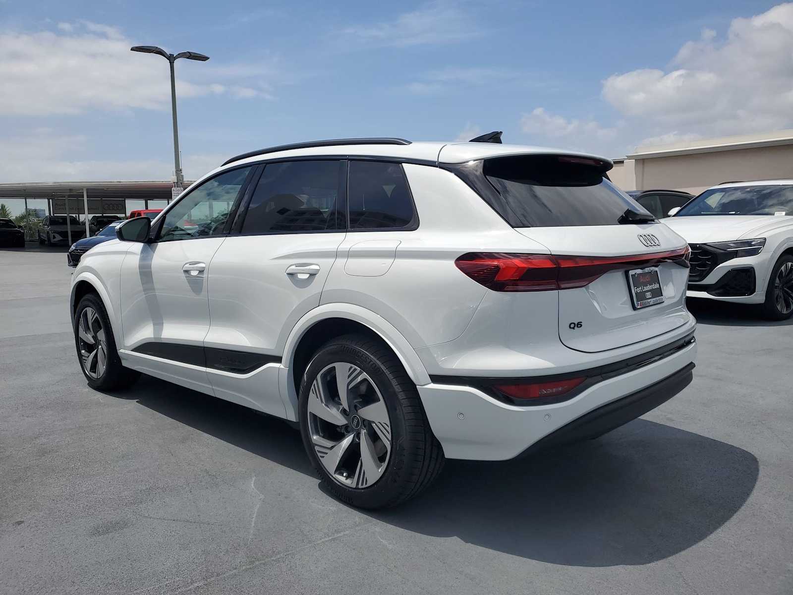 2025 Audi Q6 E-tron Premium Plus photo 4