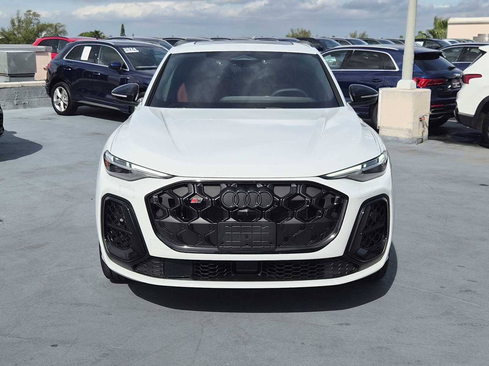 Thumbnail: 2025 Audi SQ5 - 9