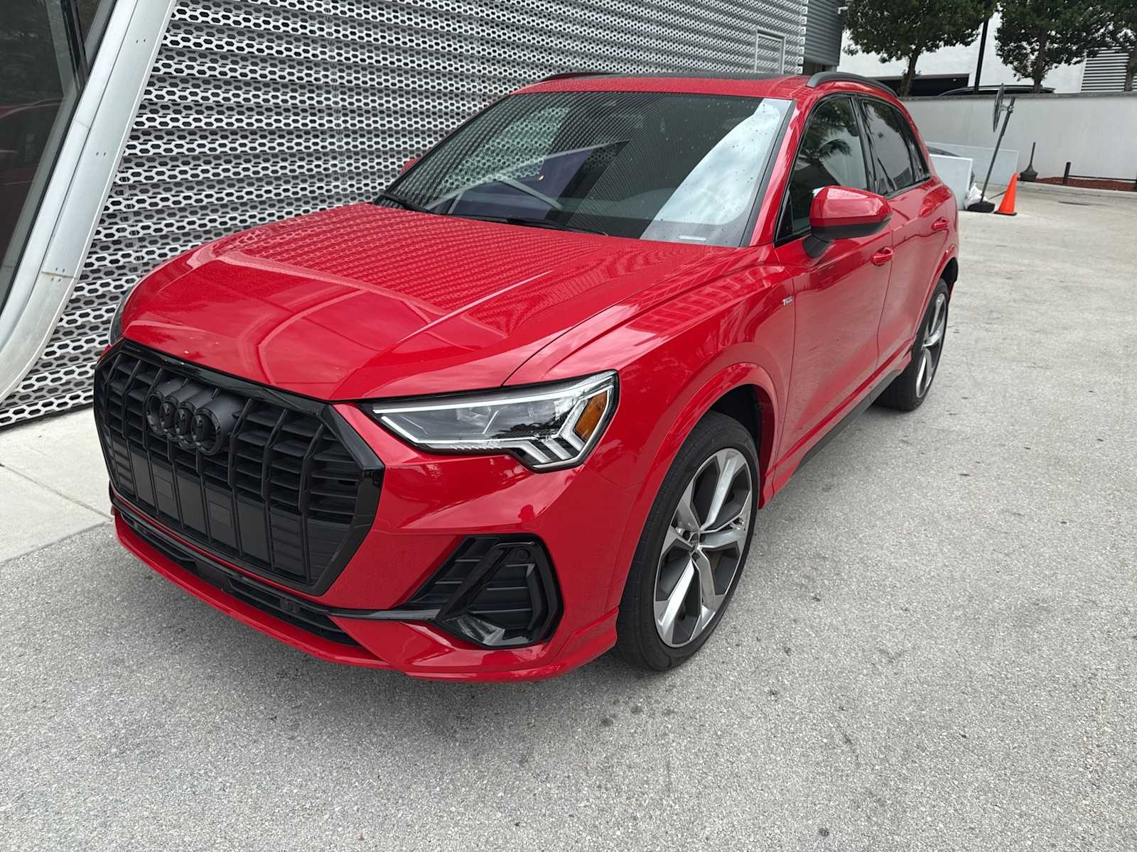 Thumbnail: 2022 Audi Q3 - 1