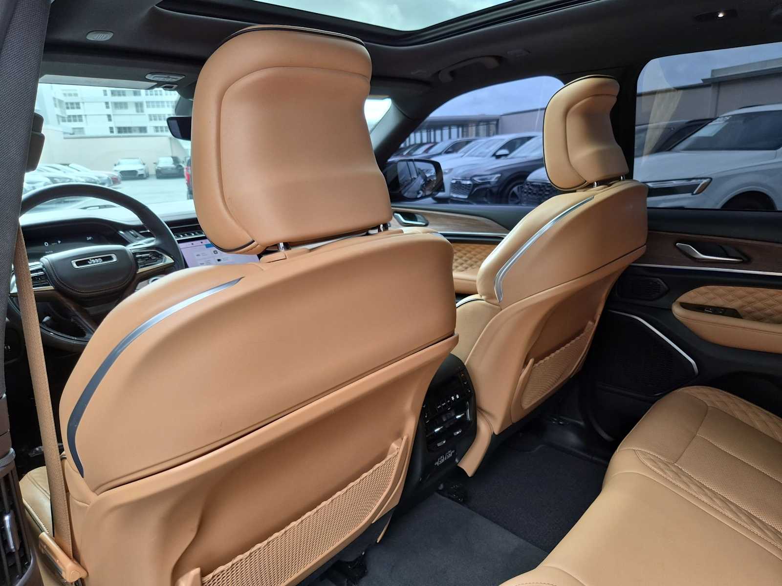 Thumbnail: 2022 Jeep Grand Cherokee - 17