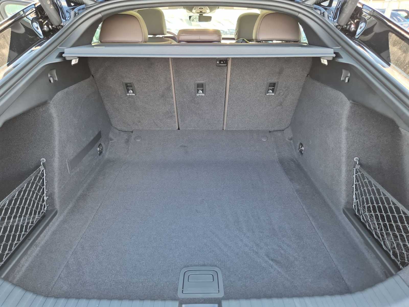 Thumbnail: 2025 Audi e-tron S - 26