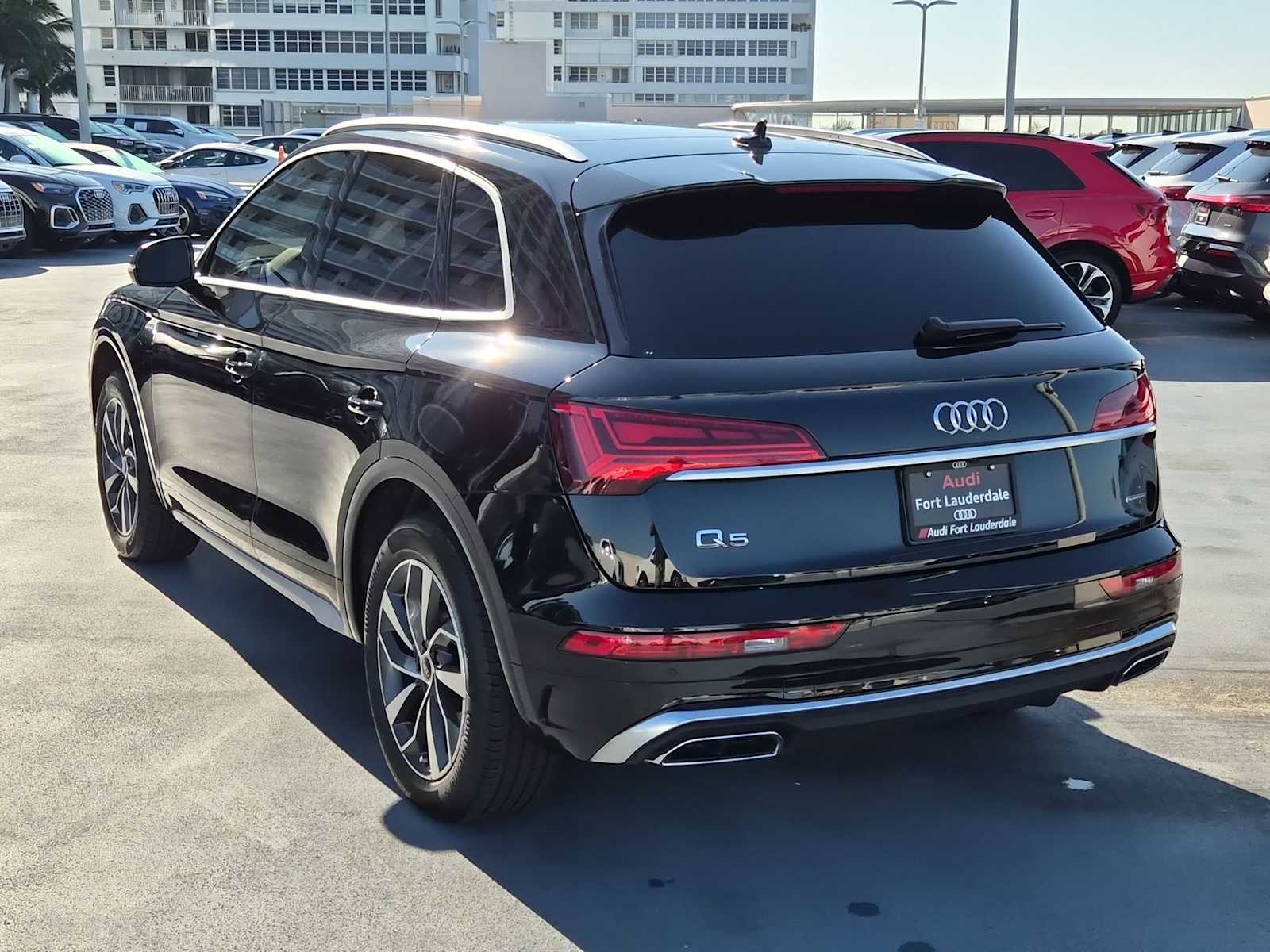 Thumbnail: 2023 Audi Q5 - 4