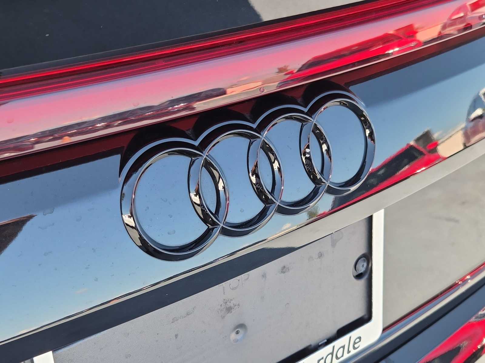 Thumbnail: 2023 Audi SQ8 - 10