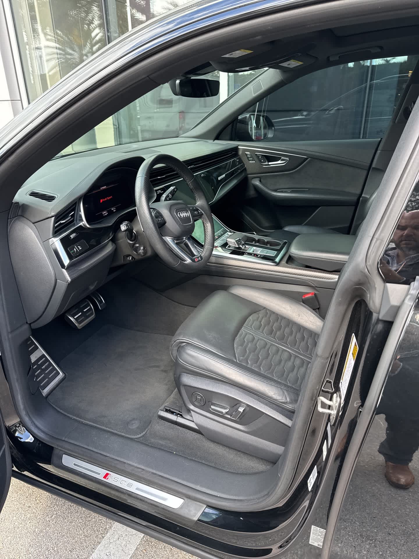 Thumbnail: 2023 Audi RS Q8 - 2