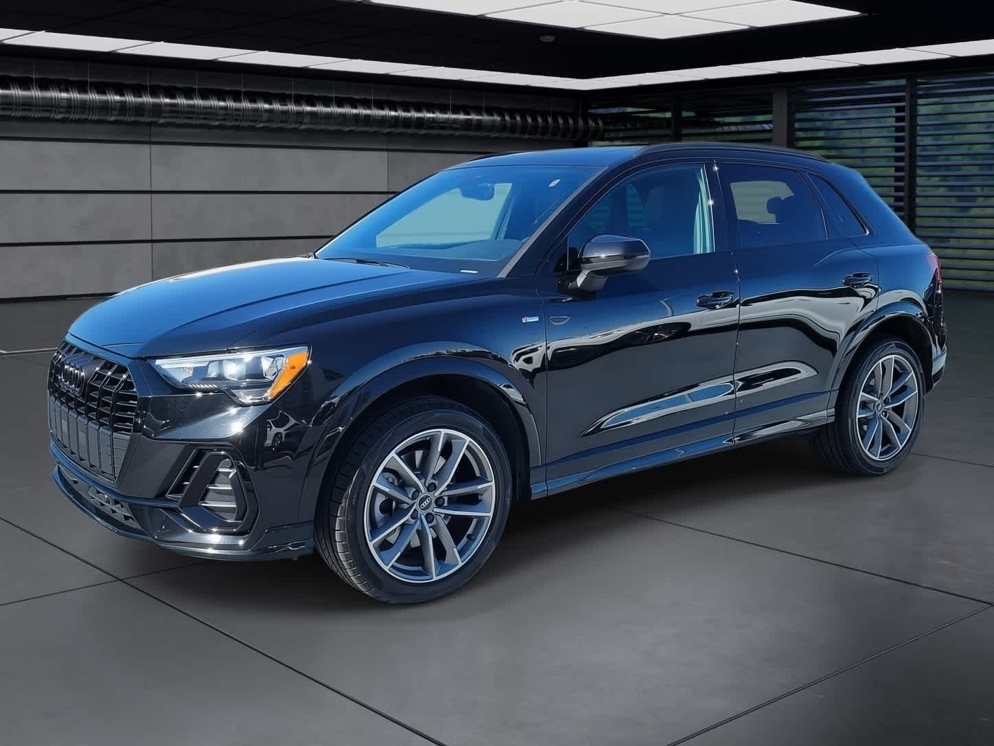 Thumbnail: 2022 Audi Q3 - 1