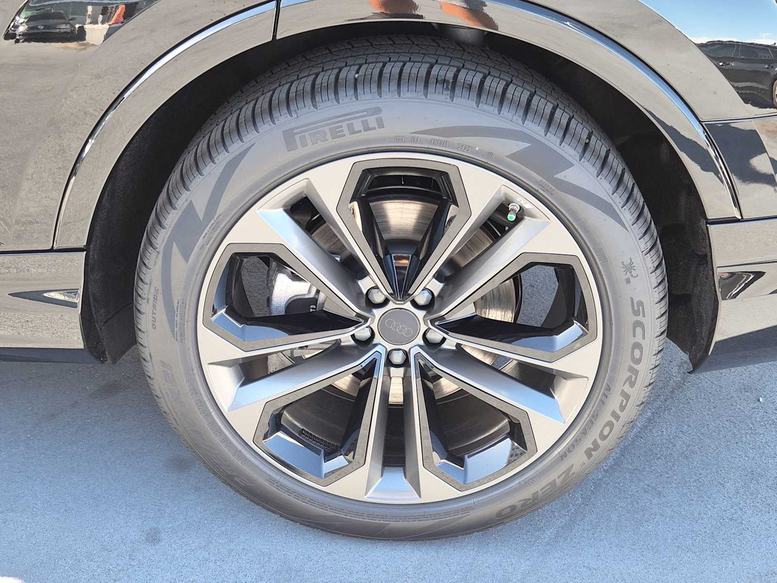 Thumbnail: 2026 Audi Q7 - 12