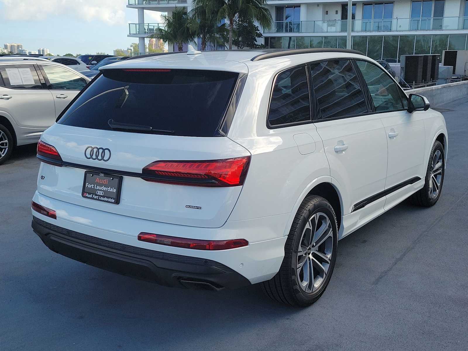 Thumbnail: 2026 Audi Q7 - 6