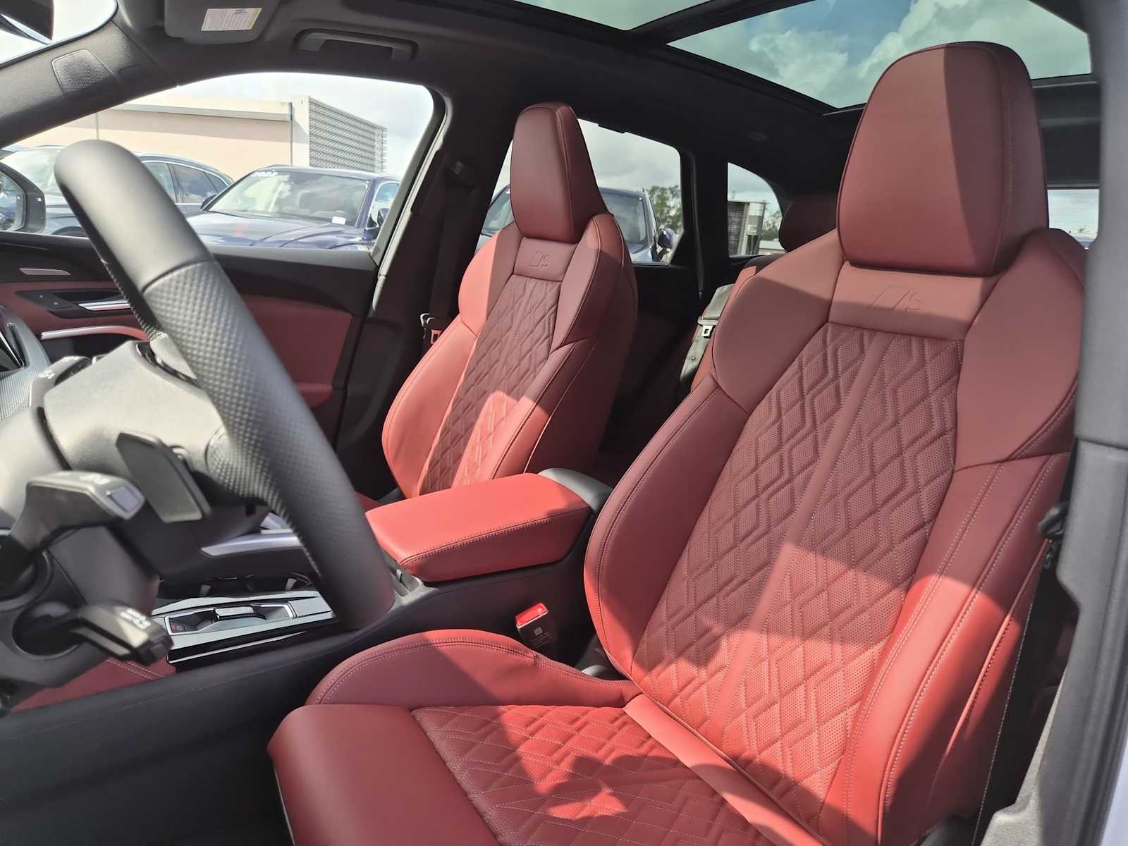 Thumbnail: 2025 Audi SQ5 - 15