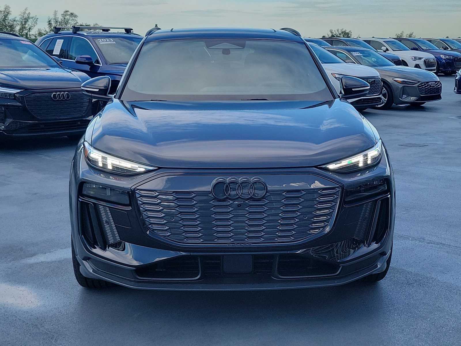 Thumbnail: 2025 Audi SQ6 e-tron - 9