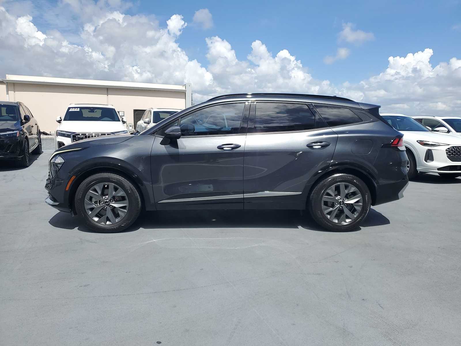 Thumbnail: 2023 Kia Sportage - 3