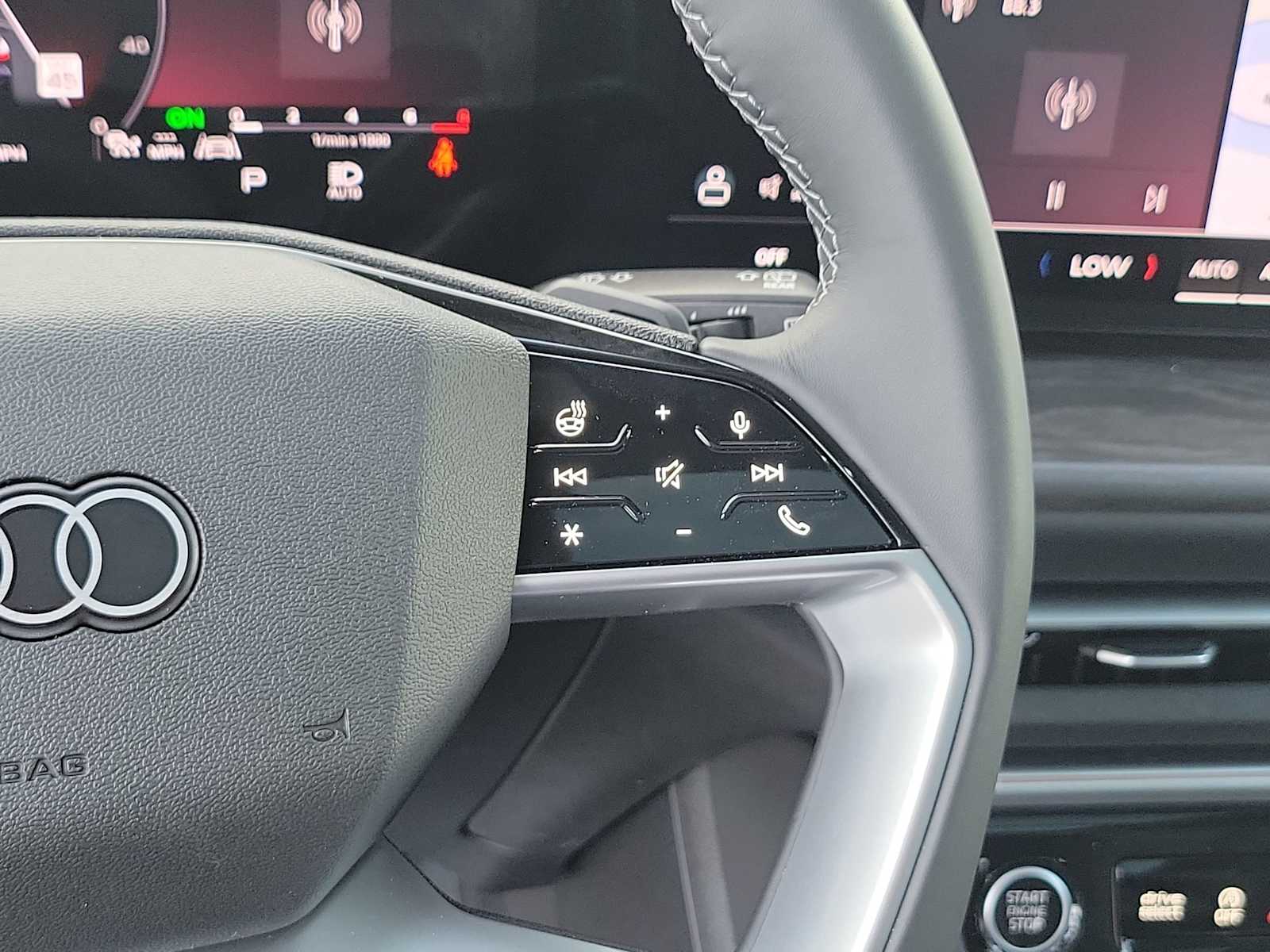 Thumbnail: 2025 Audi Q5 - 22