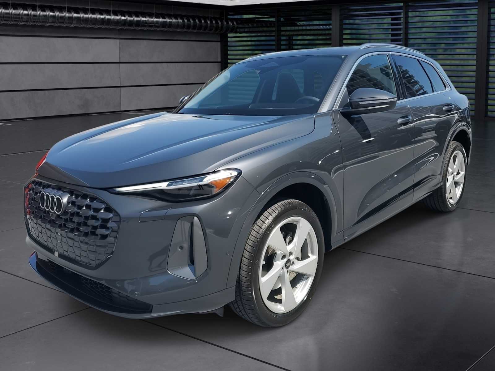 Thumbnail: 2025 Audi Q5 - 1