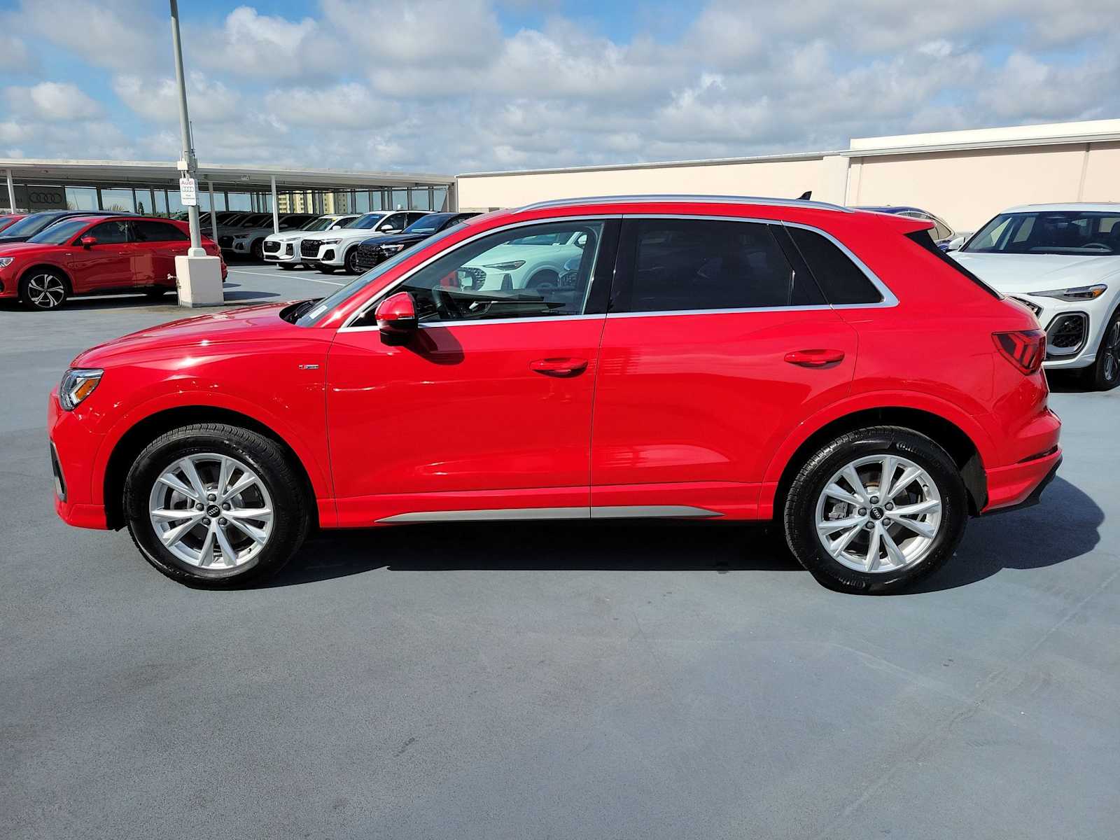 Thumbnail: 2025 Audi Q3 - 3