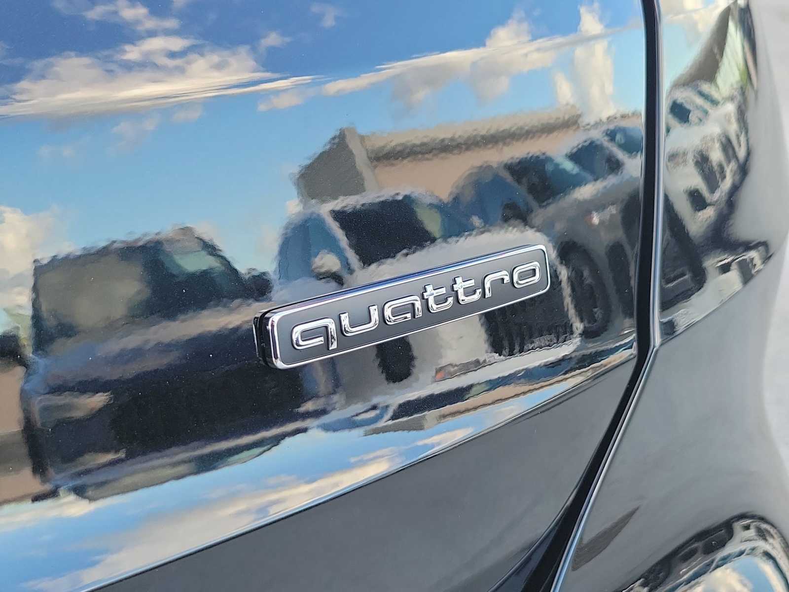 Thumbnail: 2025 Audi Q3 - 11