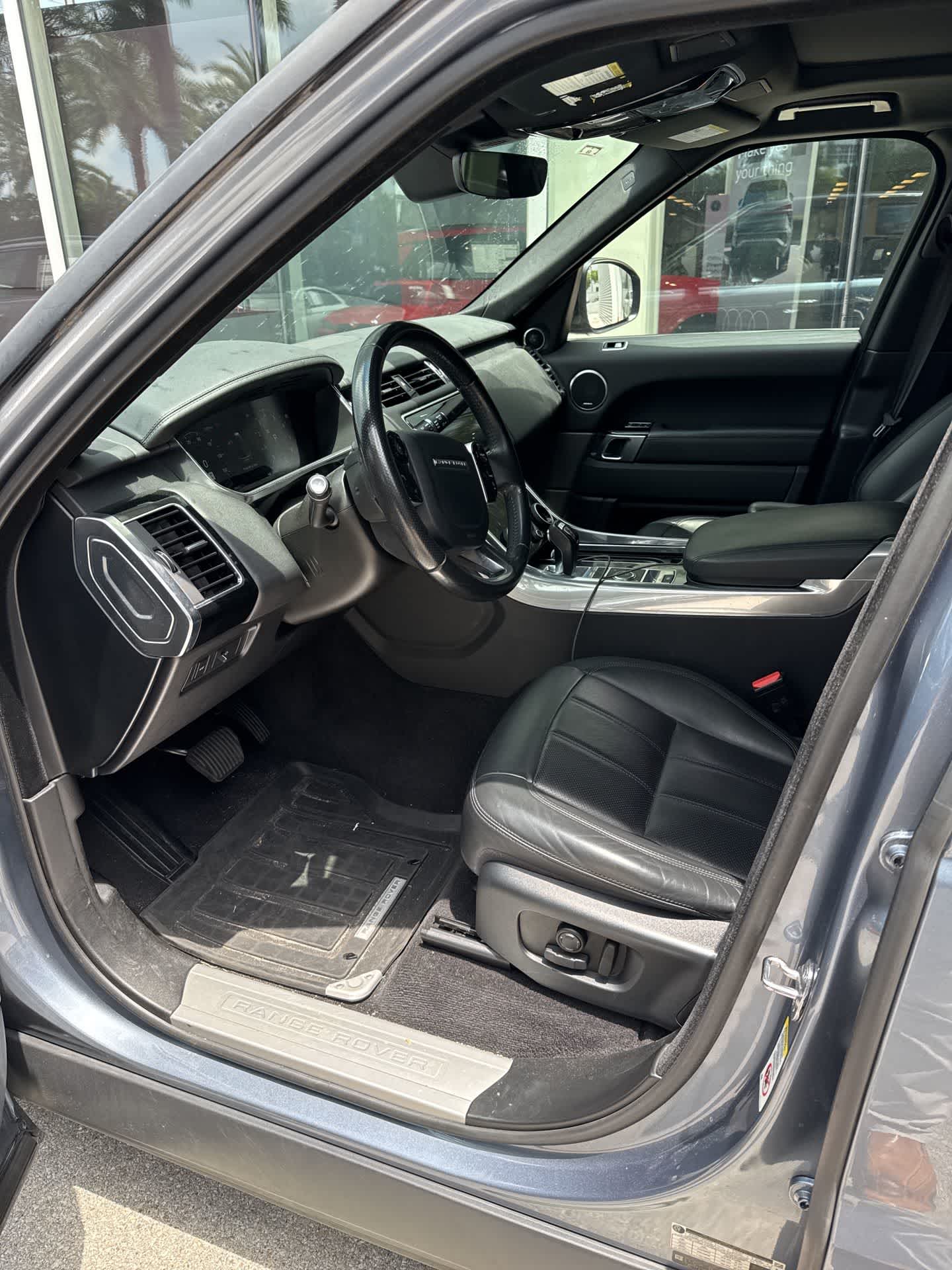 Thumbnail: 2020 Land Rover Range Rover Sport - 2
