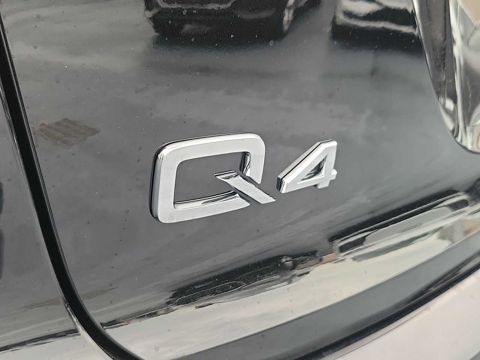 Thumbnail: 2026 Audi Q4 e-tron - 10