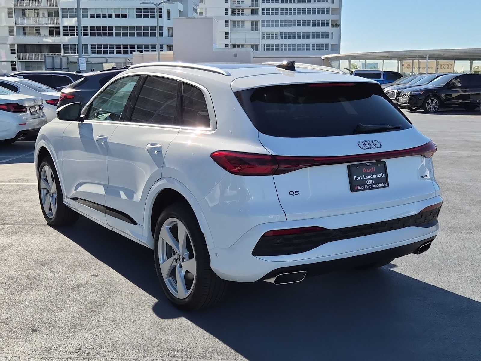 Thumbnail: 2025 Audi Q5 - 4