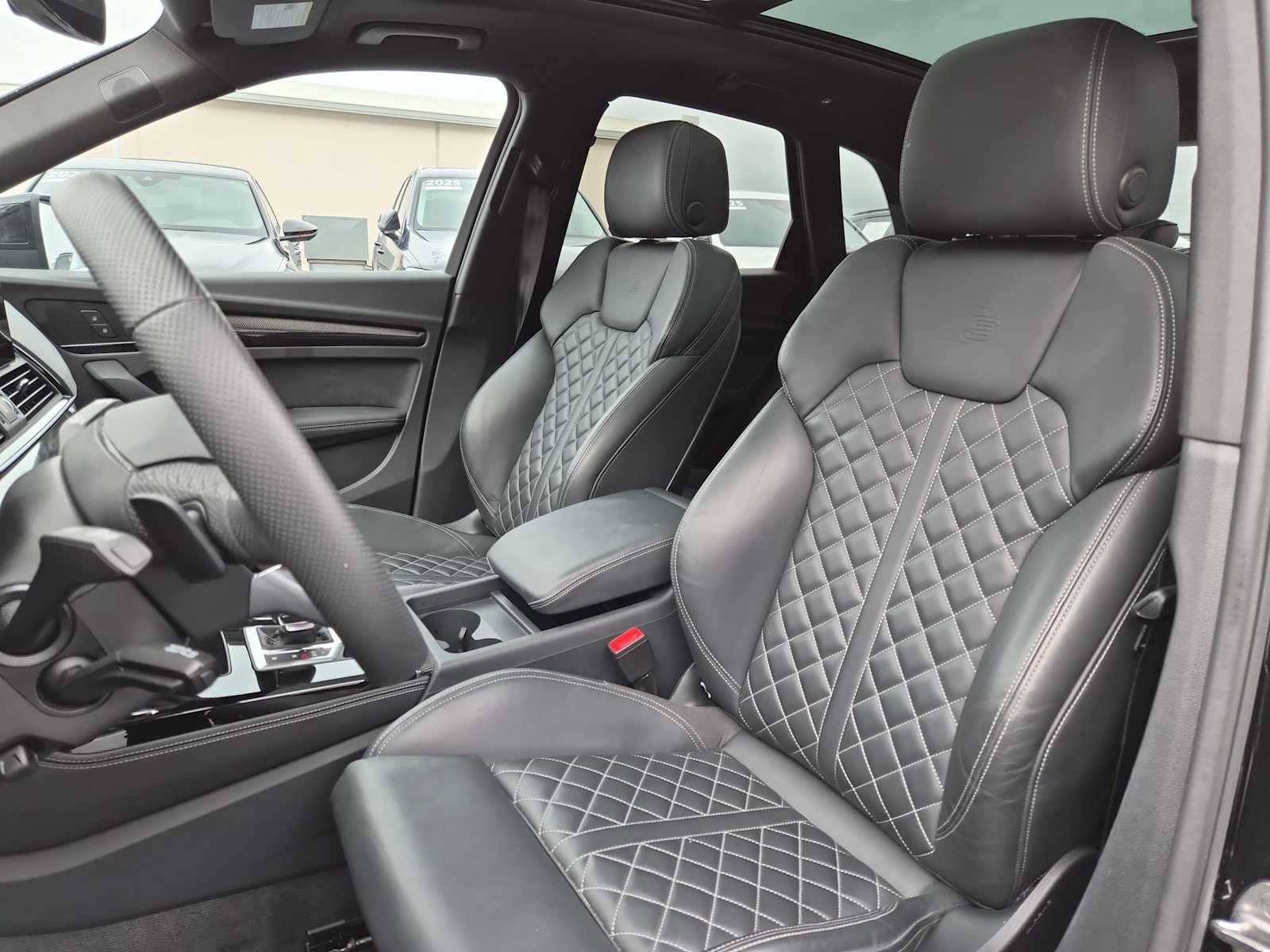 Thumbnail: 2025 Audi SQ5 - 15