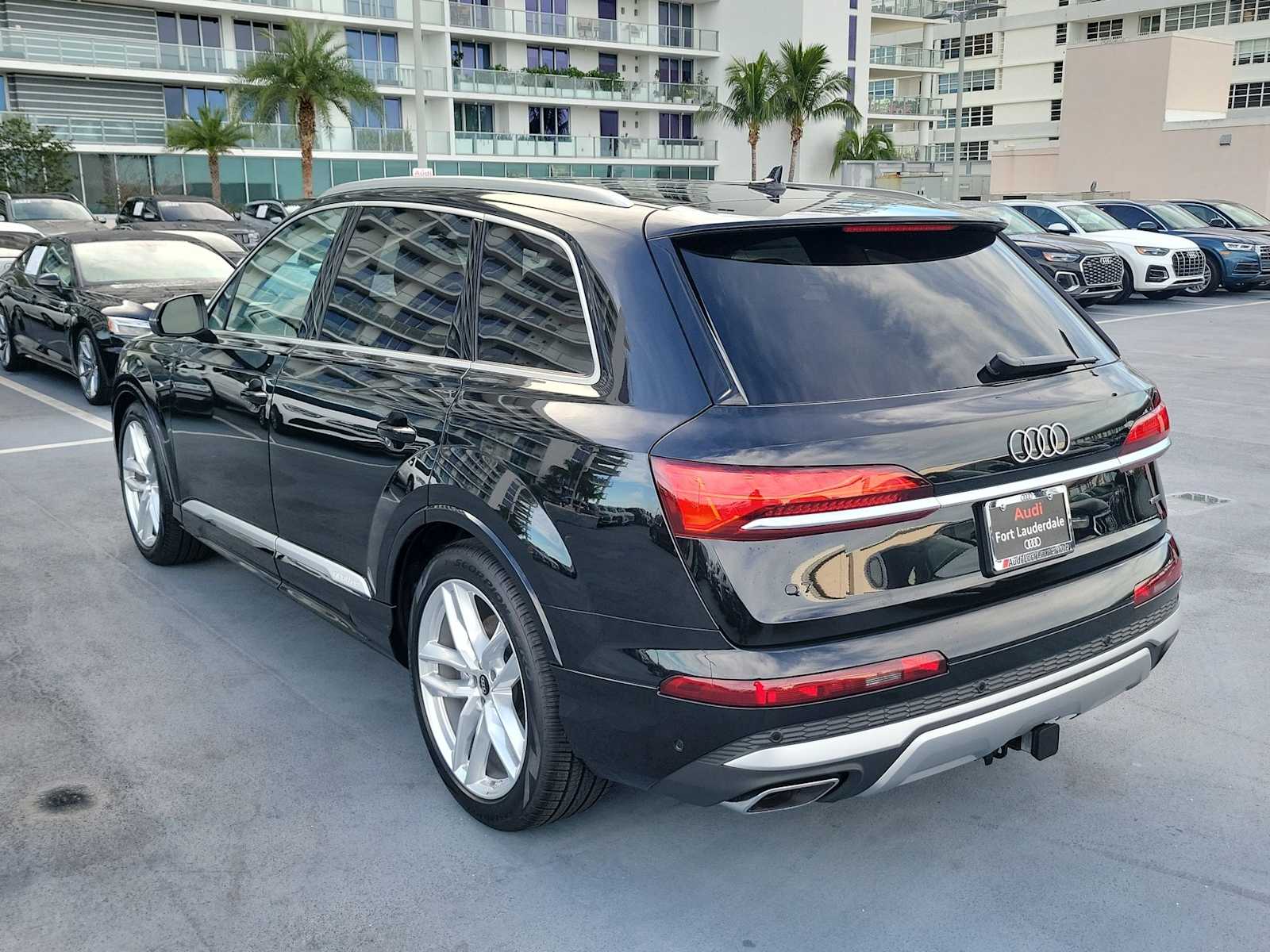 Thumbnail: 2025 Audi Q7 - 4