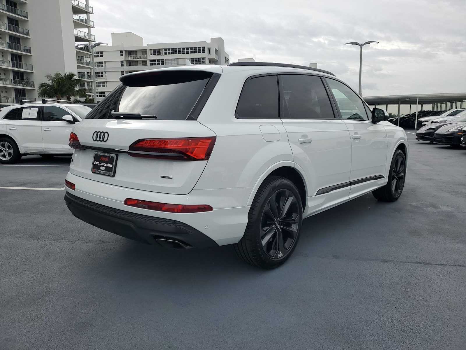 Thumbnail: 2025 Audi Q7 - 6
