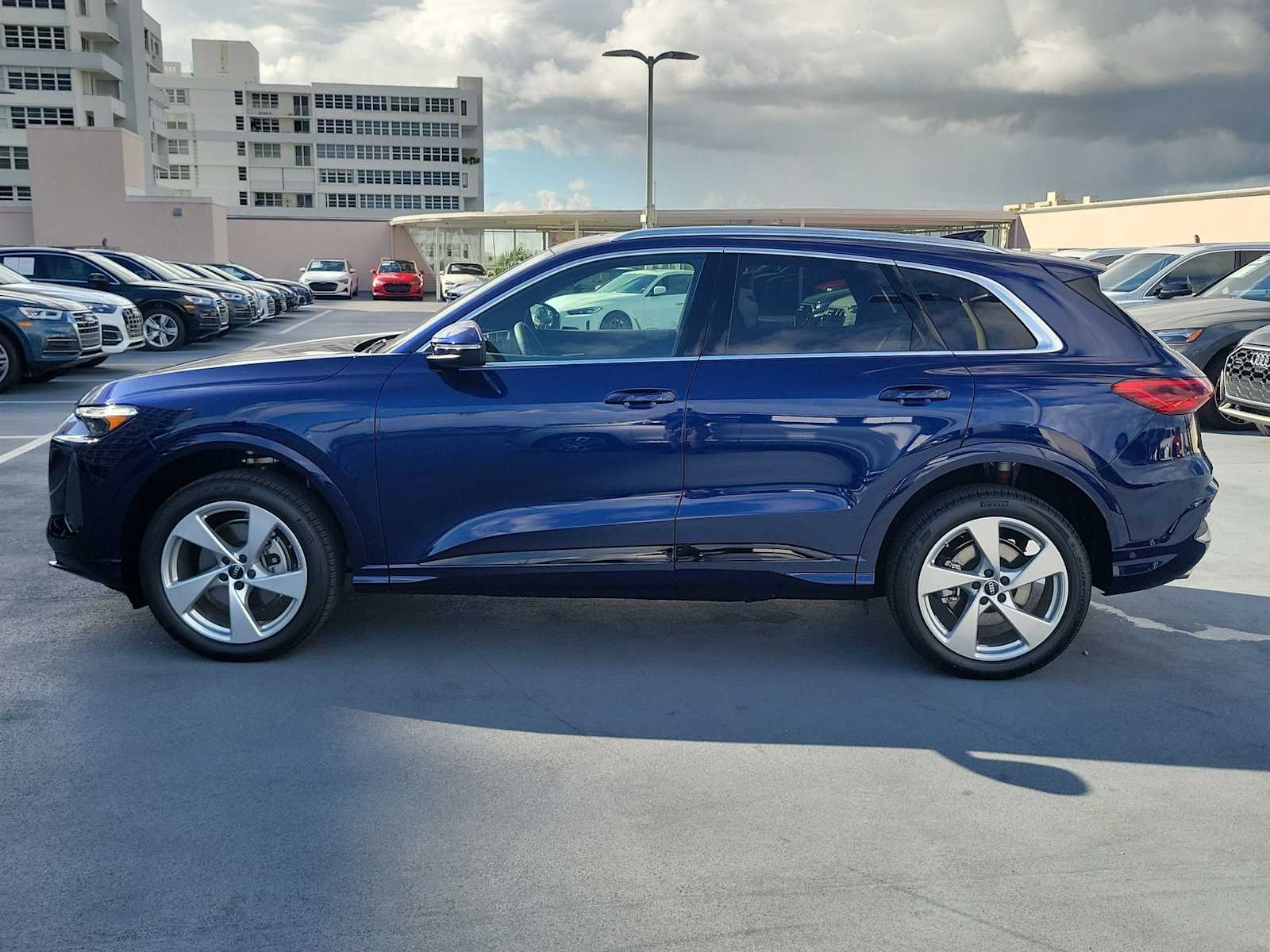 Thumbnail: 2025 Audi Q5 - 3