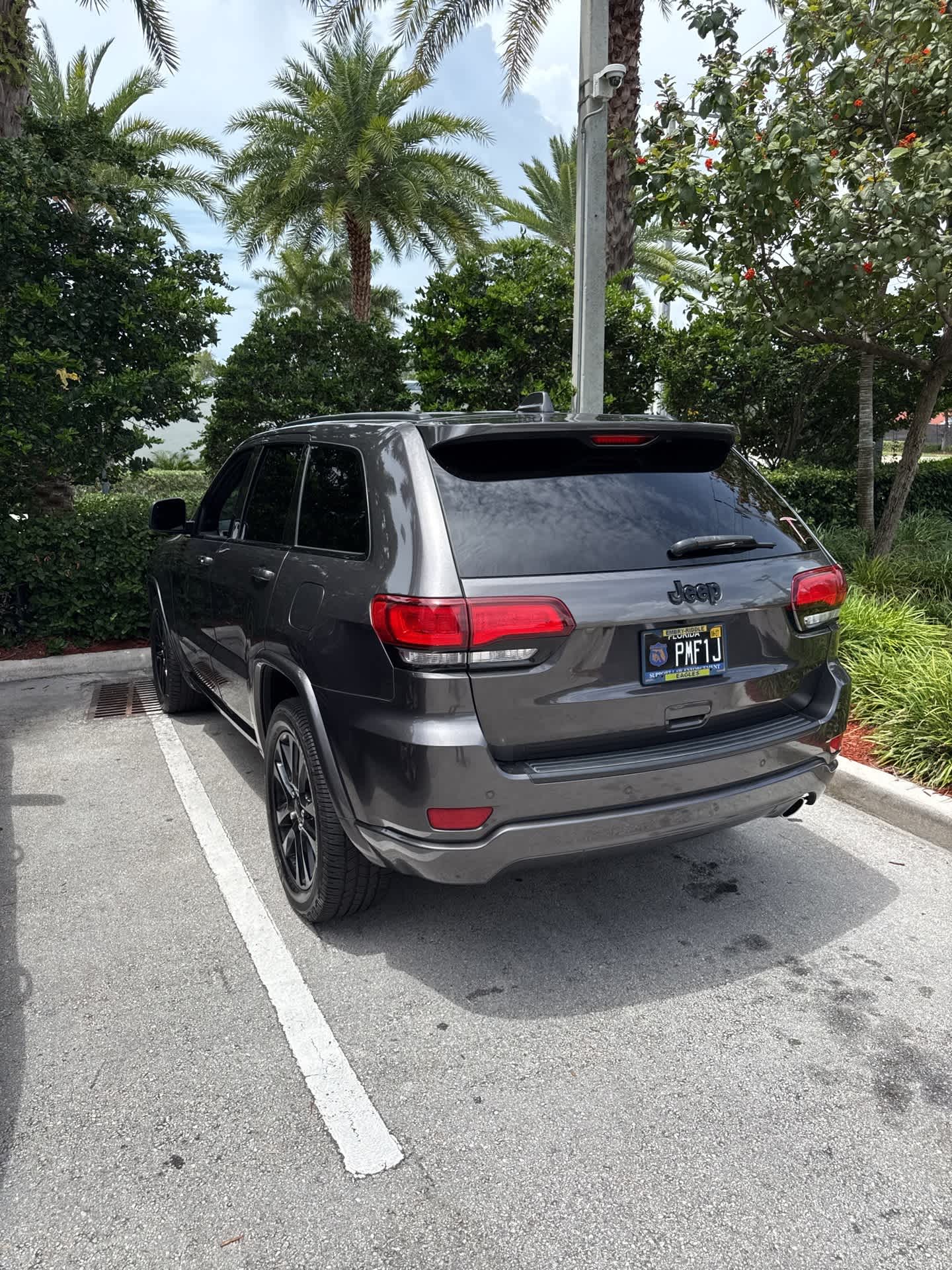 Thumbnail: 2020 Jeep Grand Cherokee - 3