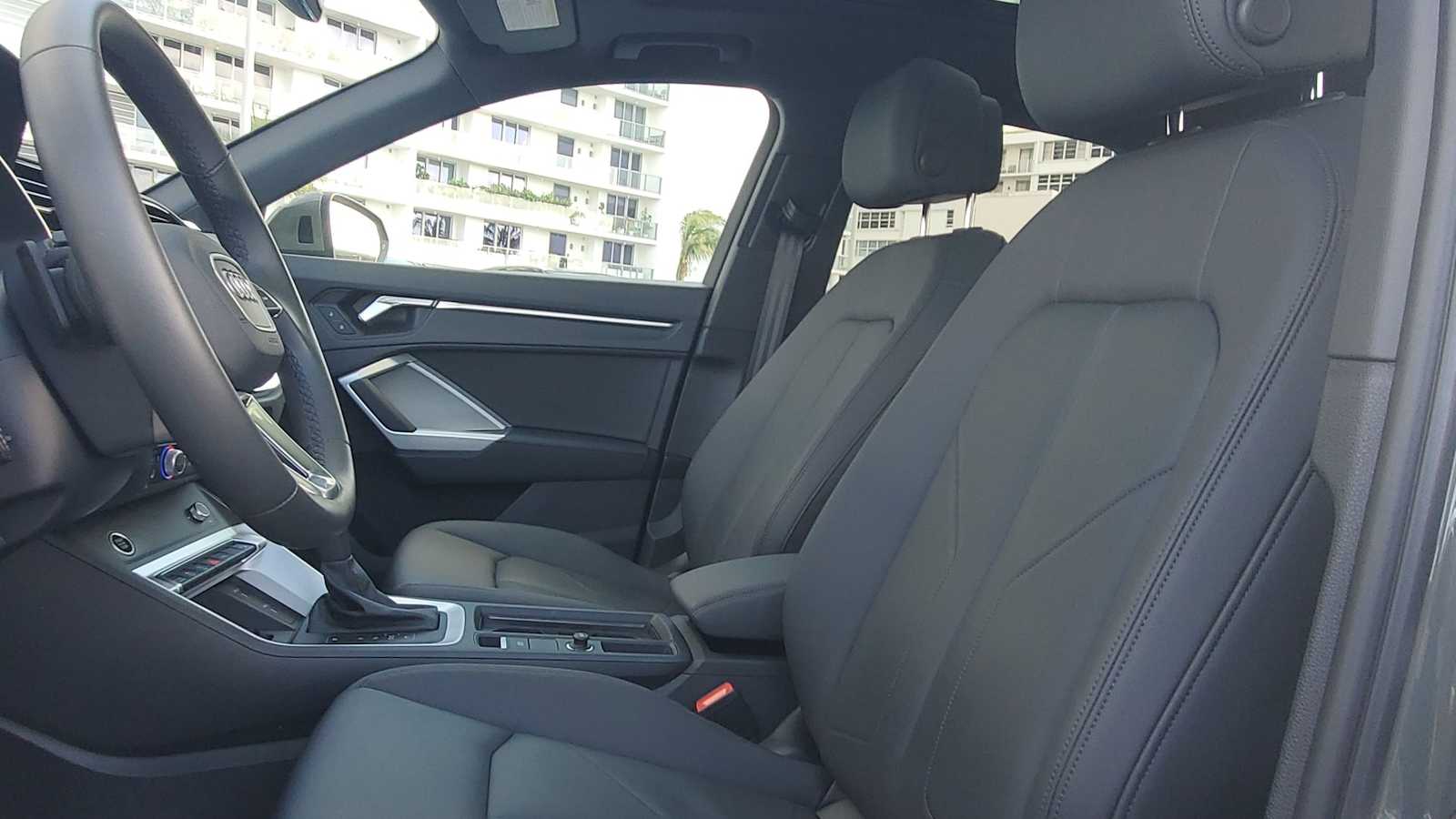 Thumbnail: 2025 Audi Q3 - 16