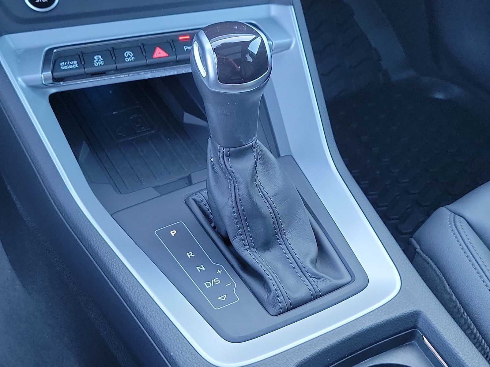 Thumbnail: 2023 Audi Q3 - 25