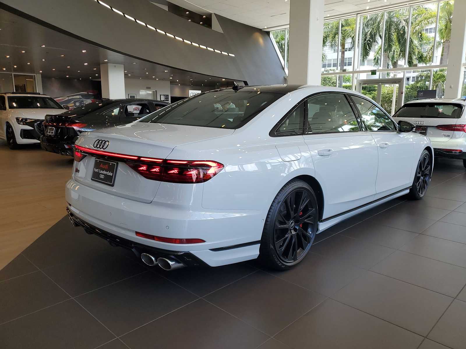 Thumbnail: 2025 Audi S8 - 5
