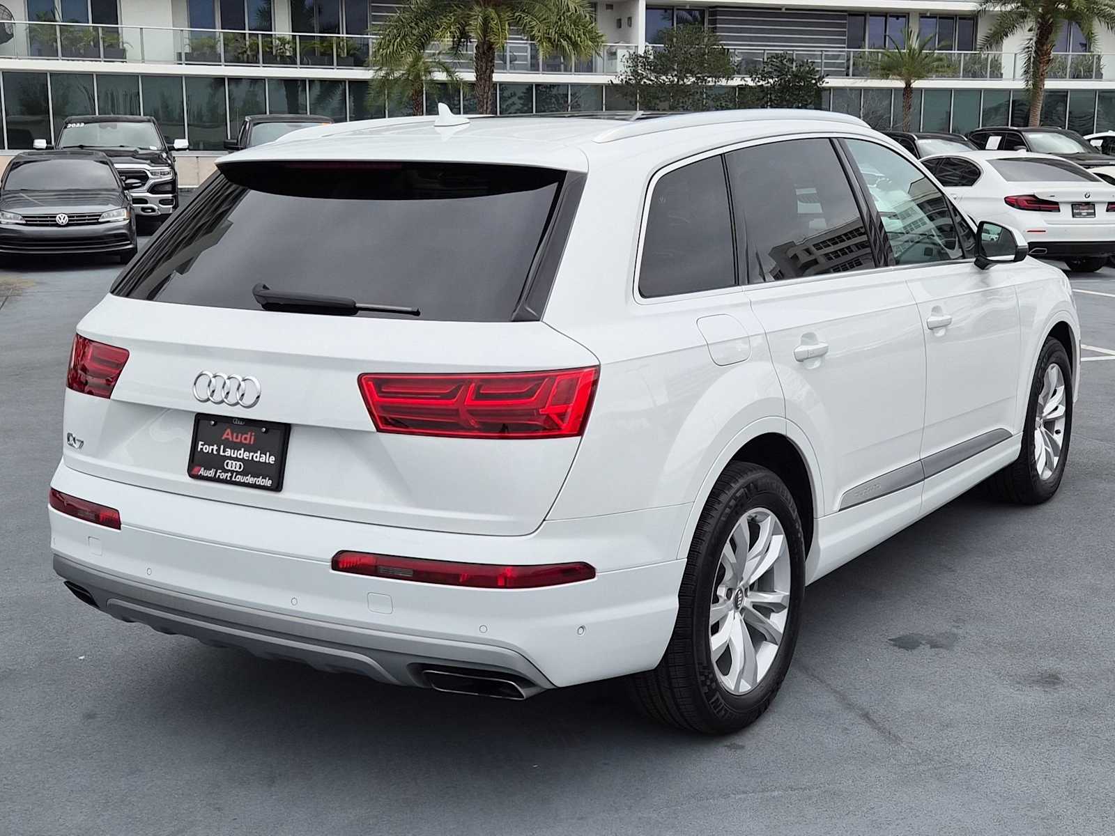 Thumbnail: 2019 Audi Q7 - 6